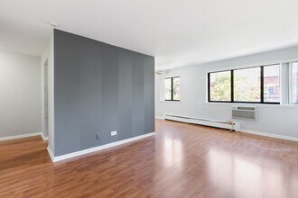 5533 N Kenmore Ave, Unit 208 in Chicago, IL - Building Photo - Building Photo