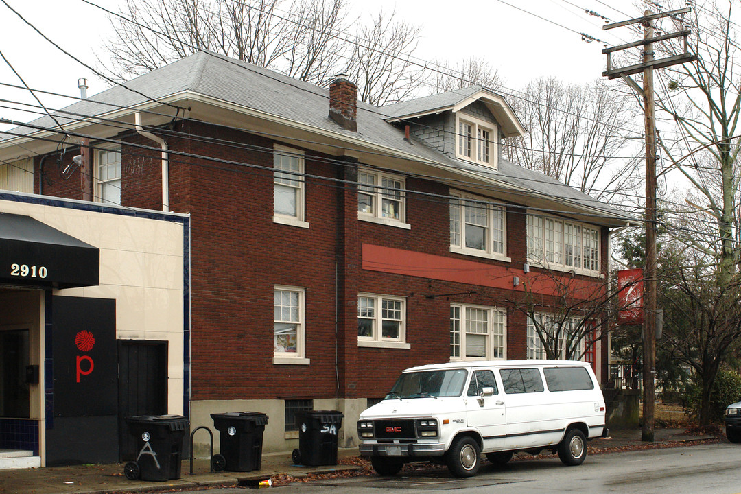 2900 Frankfort Ave in Louisville, KY - Foto de edificio