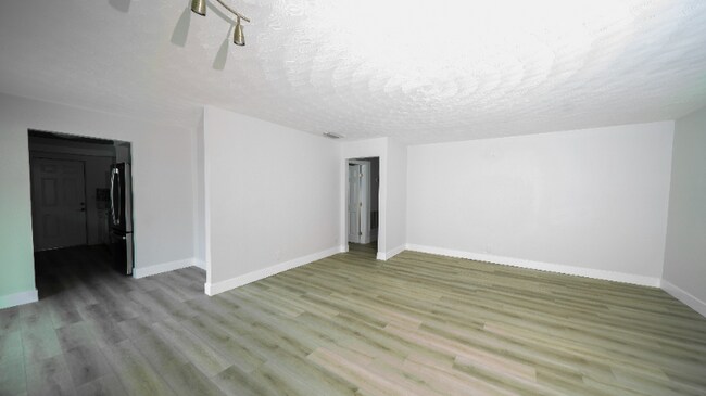 1632 NE 4th Pl-Unit -Apt 4 in Fort Lauderdale, FL - Building Photo - Building Photo