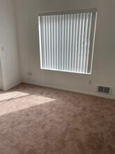 18429 Crestwood Way, Unit Apt in Mount Vernon, WA - Foto de edificio - Building Photo