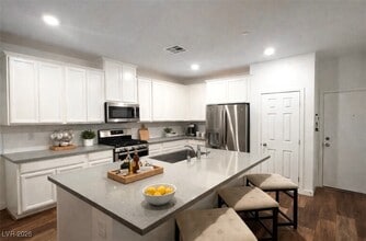 965 Nevada State Dr in Henderson, NV - Building Photo - Building Photo