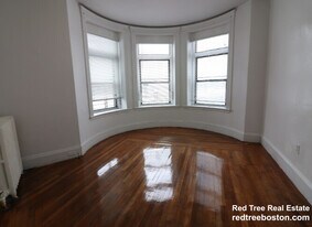 409 Huntington Ave, Unit 2 in Boston, MA - Building Photo