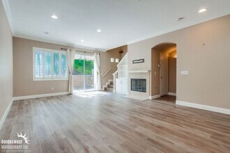 10926 Ivy Hill Dr in San Diego, CA - Foto de edificio - Building Photo