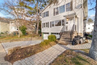 19 Cooper Dr in Boonton, NJ - Foto de edificio - Building Photo