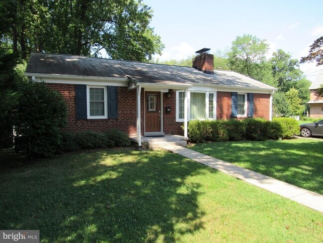 property at 2910 N Westmoreland St