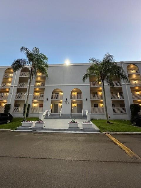 7980 N French Dr in Pembroke Pines, FL - Building Photo