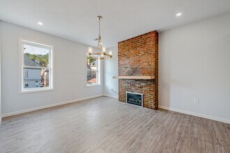 5551 Columbo St in Pittsburgh, PA - Building Photo - Building Photo