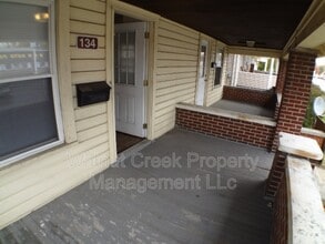 136 Cleveland St in Elyria, OH - Building Photo - Building Photo