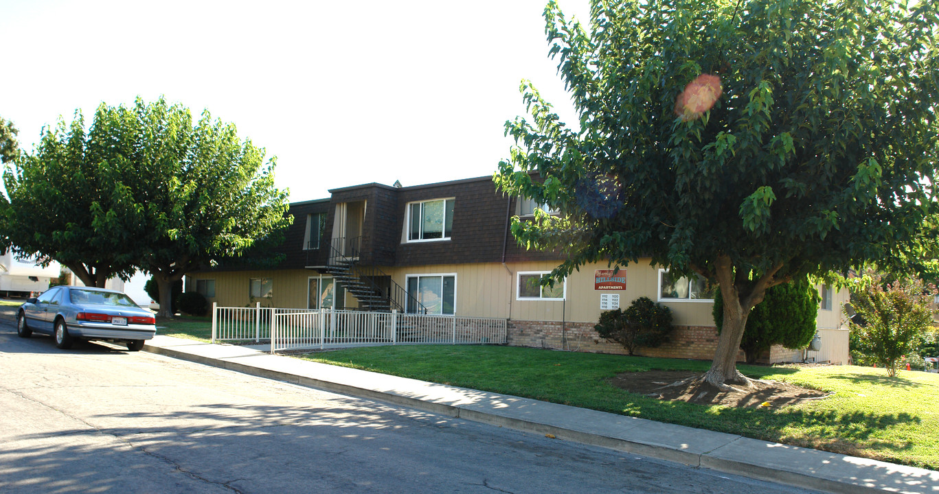 Harnley's Hillside Apartments in Benicia, CA - Building Photo