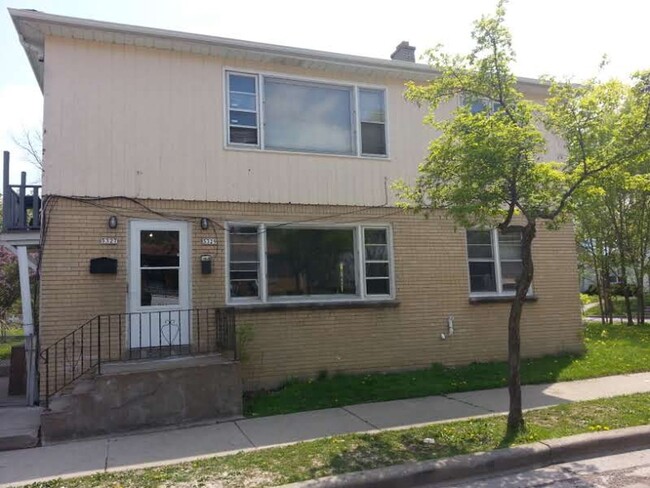 property at 5327 W Fairmount Ave