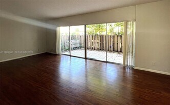 8249 NW 8th Pl in Plantation, FL - Building Photo