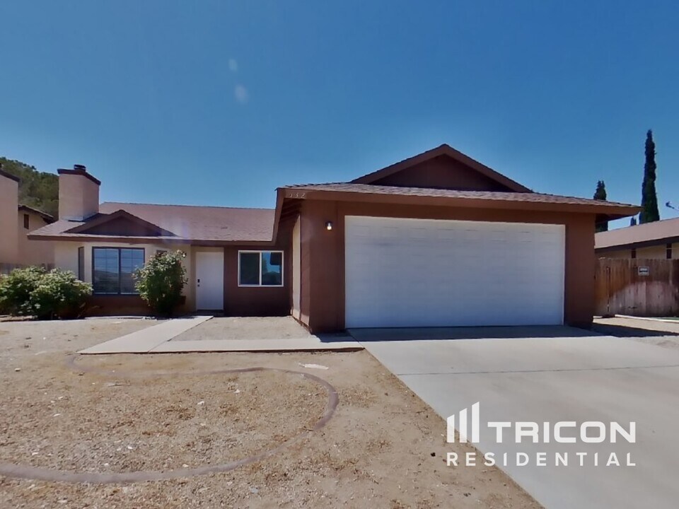 532 E Ave J 9 in Lancaster, CA - Building Photo
