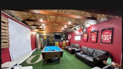 812 W 4th St in Sumner, IA - Building Photo - Building Photo