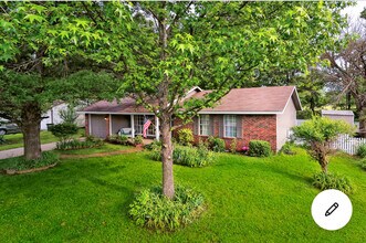 865 W Lorena Ln in Fayetteville, AR - Building Photo - Building Photo