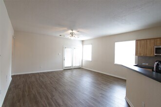 2715 Hidden Bay Ct in Pearland, TX - Building Photo - Building Photo