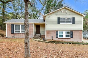 909 Winchester Dr in Birmingham, AL - Building Photo