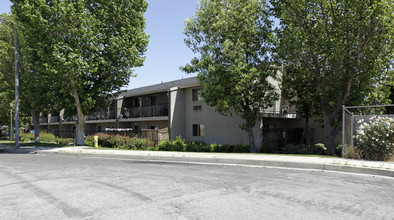 Cinnamon Ridge in Ontario, CA - Building Photo - Building Photo