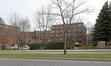 Village Mews in Toronto, ON - Building Photo - Building Photo