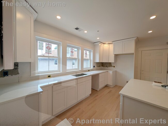 86 Orchard St, Unit 1 in Medford, MA - Building Photo - Building Photo