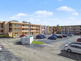 8401 SW 107th Ave in Miami, FL - Building Photo