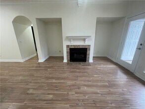 2814 Vly W Ct in Rogers, AR - Building Photo - Building Photo