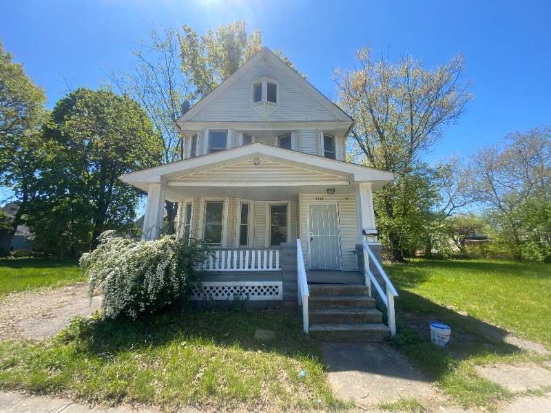 8110 Melrose Ave in Cleveland, OH - Building Photo