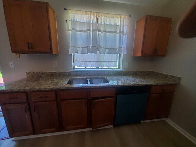 313 Peachtree Dr in Riverdale, GA - Building Photo - Building Photo