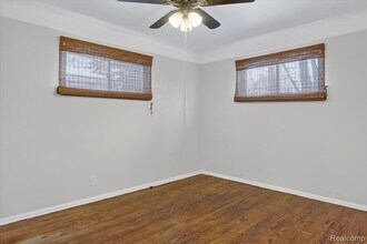 13731 Elgin St in Oak Park, MI - Building Photo - Building Photo