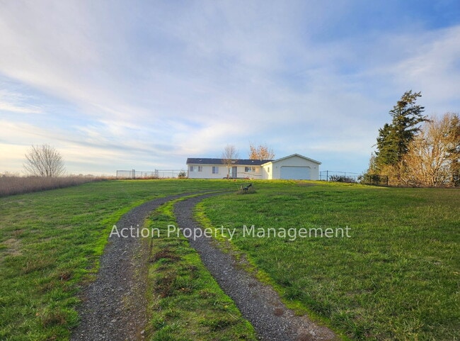 252 Eberle Ln in Sequim, WA - Building Photo - Building Photo