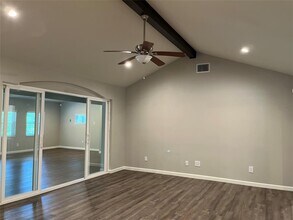 304 S Shadowbend Dr in Friendswood, TX - Building Photo - Building Photo