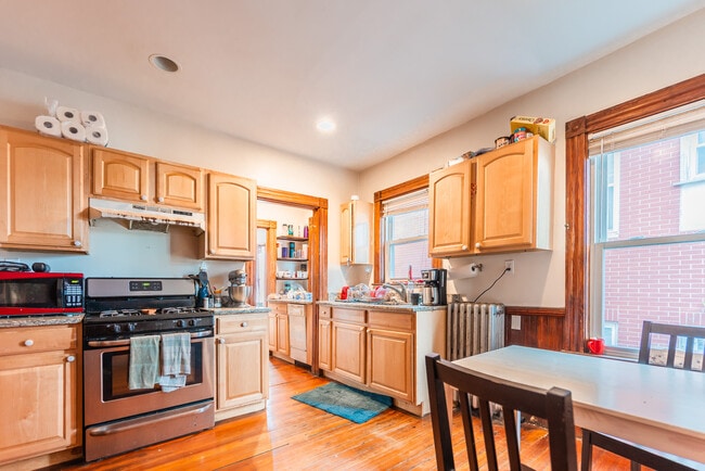 40 Weld Hill St, Unit 1 in Boston, MA - Foto de edificio - Building Photo