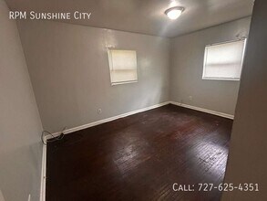 8211 N 17th St in Tampa, FL - Building Photo - Building Photo