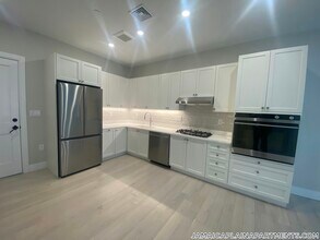 197 Green St in Boston, MA - Building Photo - Building Photo
