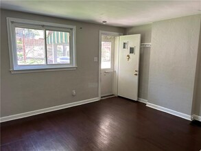 541 7th St in Oakmont, PA - Foto de edificio - Building Photo