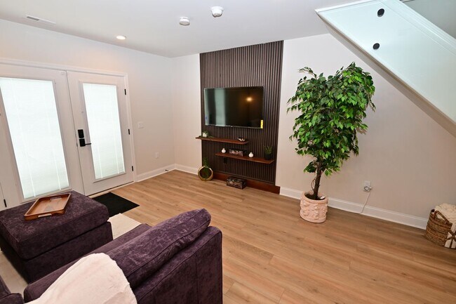 4082 Conshohocken Ave in Philadelphia, PA - Building Photo - Building Photo