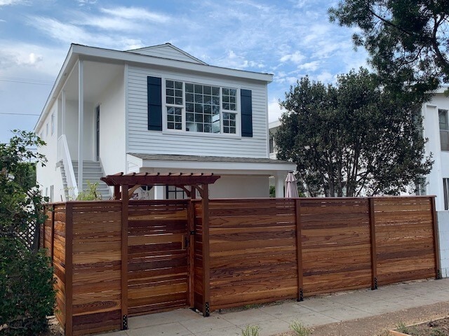 12713 Venice Blvd, Unit Top Floor in Los Angeles, CA - Foto de edificio - Building Photo