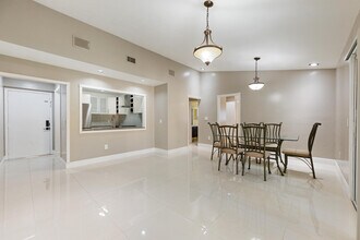 811 SE 4th Ave in Dania Beach, FL - Building Photo - Building Photo