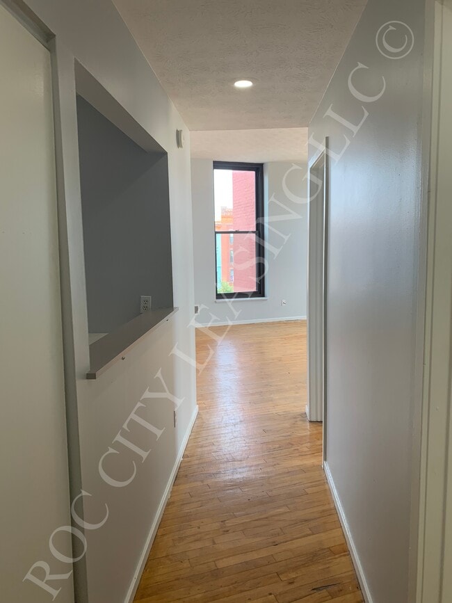 214-216-216 Andrews St in Rochester, NY - Building Photo - Building Photo