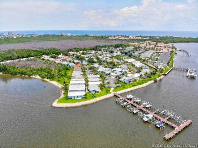3941 NE Breakwater Dr in Jensen Beach, FL - Building Photo