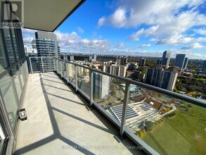 32-2732 Forest Manor Rd in Toronto, ON - Building Photo - Building Photo