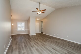 923 River Rock Dr in Woodstock, GA - Building Photo - Building Photo