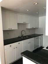 1730 Camden Ave, Unit 205 in Los Angeles, CA - Foto de edificio - Building Photo
