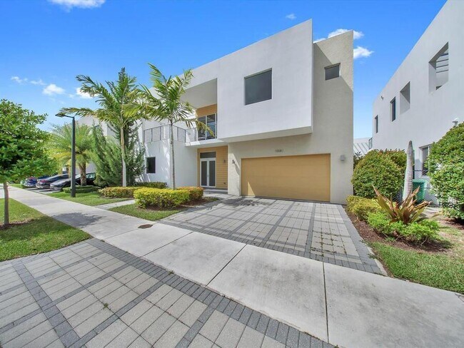 10081 NW 75th Terrace in Doral, FL - Building Photo - Building Photo