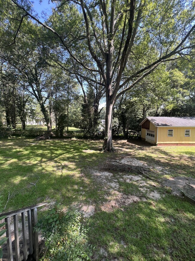 506 W Farley Ave in Laurens, SC - Foto de edificio - Building Photo