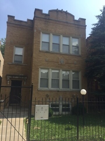 1449 N Luna Ave in Chicago, IL - Building Photo