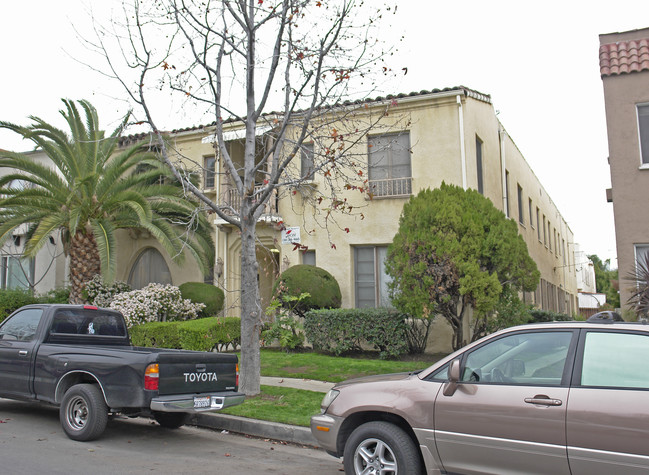 428 N Orange Grove Ave in Los Angeles, CA - Building Photo - Building Photo