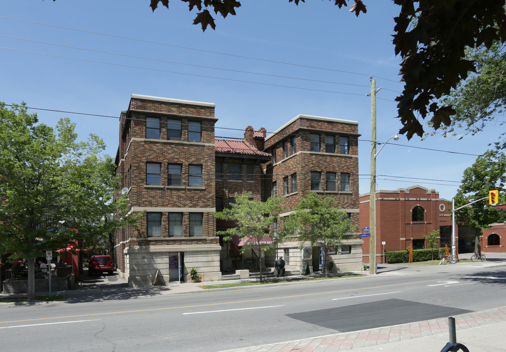 165-167 Laurier Ave E in Ottawa, ON - Building Photo