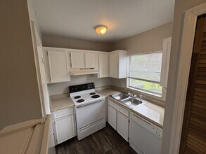 4240 Pershing Pointe Pl in Orlando, FL - Building Photo - Building Photo