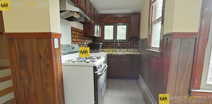 22 Grand View Ave, Unit 2 in Somerville, MA - Building Photo - Building Photo