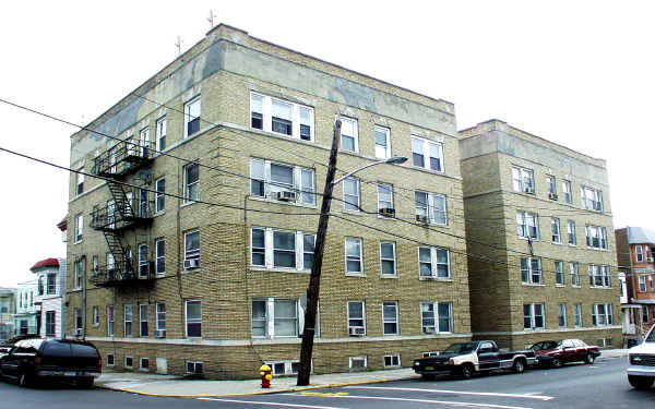 1900 West St in Union City, NJ - Foto de edificio - Building Photo